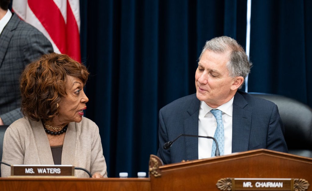 Восстание демократов: криптовалютный шторм над Вашингтоном